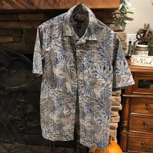 Van Heusen Men’s button up shirt.